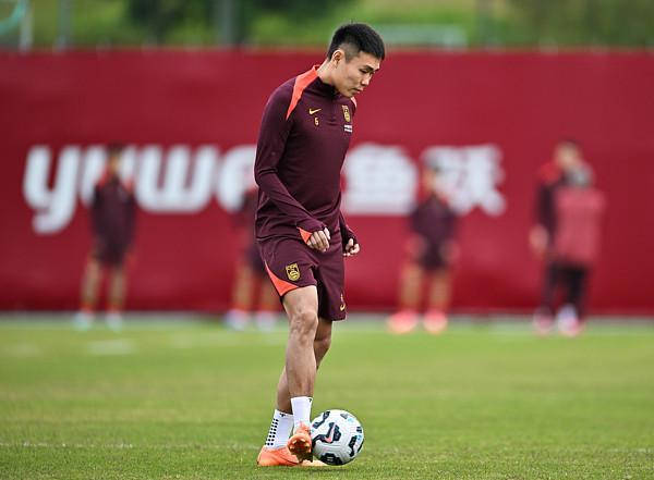 开云体登录-王上源因腰伤缺席球队迪拜拉练 塞鸟已与球队会合